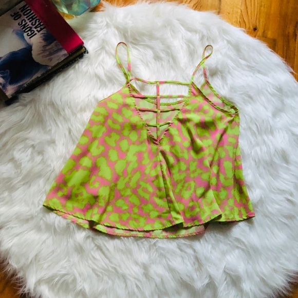 Leopard Tank Top With V- Back Detailing - Picture 2 of 3